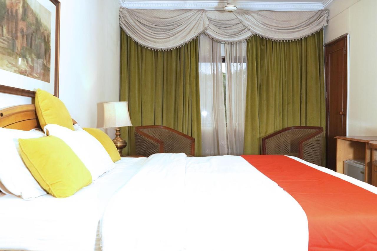 Hotel Fabexpress Kwality Regency Chandīgarh Esterno foto
