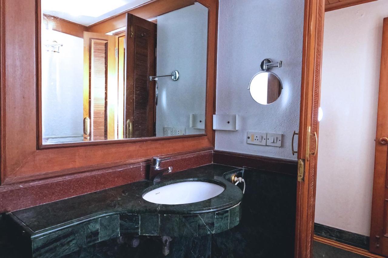 Hotel Fabexpress Kwality Regency Chandīgarh Esterno foto